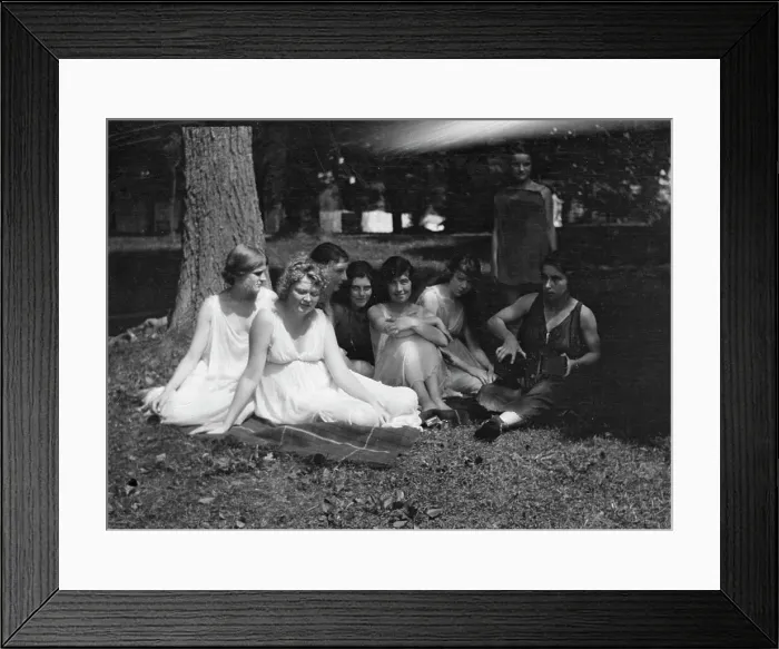 Framed Print : Florence Noyes dancers, portrait photograph, between 1915 and 1918. Creator: Arnold Genthe Framed Print : Florence Noyes dancers, portrait photograph, between 1915 and 1918. Creator: Arnold Genthe