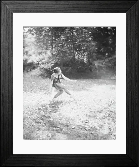 Framed Print : Florence Noyes dancers, between 1915 and 1918. Creator: Arnold Genthe Framed Print : Florence Noyes dancers, between 1915 and 1918. Creator: Arnold Genthe