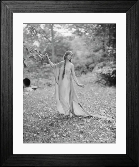 Framed Print : Florence Noyes dancers, between 1915 and 1918. Creator: Arnold Genthe Framed Print : Florence Noyes dancers, between 1915 and 1918. Creator: Arnold Genthe