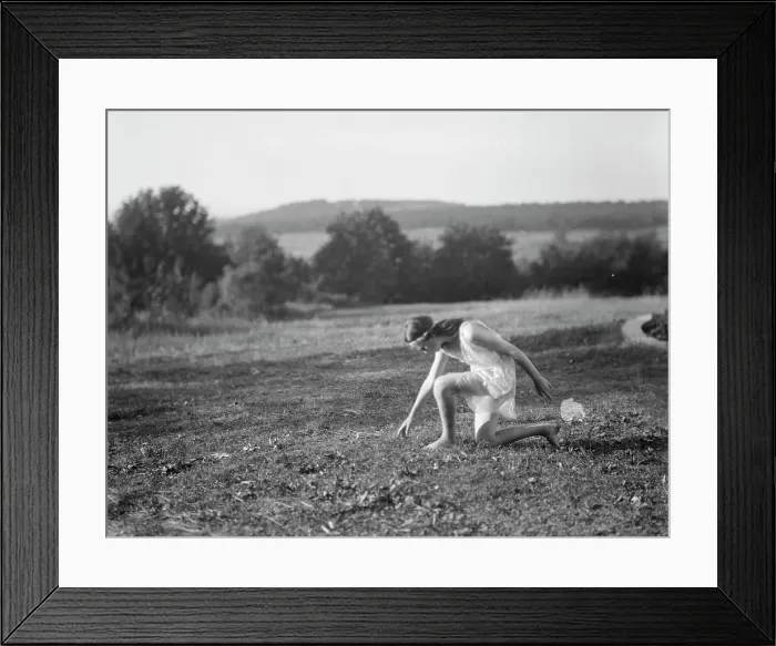 Framed Print : Elizabeth Duncan dancers and children, between 1916 and 1941. Creator: Arnold Genthe Framed Print : Elizabeth Duncan dancers and children, between 1916 and 1941. Creator: Arnold Genthe