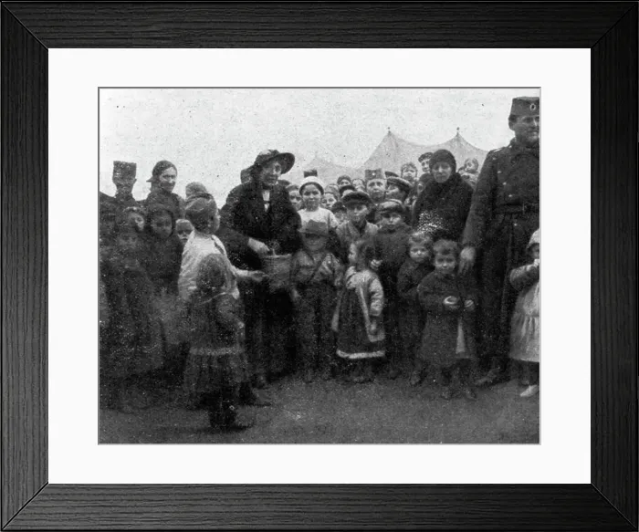 Framed Print : Aux Camps Serbes (Soldats et refugies civils) de Salonique; Une Belge, elle aussi sans... 1916. Creator: Hubert Jacques Framed Print : Aux Camps Serbes (Soldats et refugies civils) de Salonique; Une Belge, elle aussi sans... 1916. Creator: Hubert Jacques