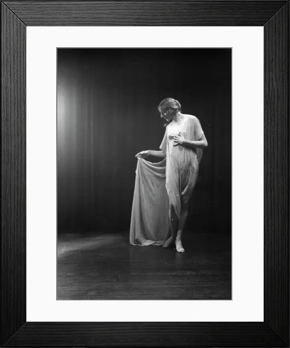 Framed Print : Florence Noyes dancers, between 1915 and 1918. Creator: Arnold Genthe Framed Print : Florence Noyes dancers, between 1915 and 1918. Creator: Arnold Genthe
