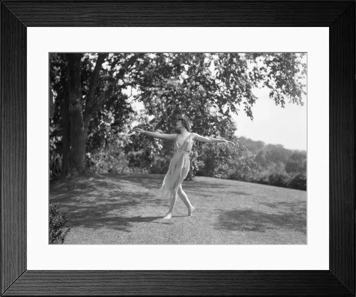 Framed Print : Elsie Dufour dancer, between 1918 and 1920. Creator: Arnold Genthe Framed Print : Elsie Dufour dancer, between 1918 and 1920. Creator: Arnold Genthe