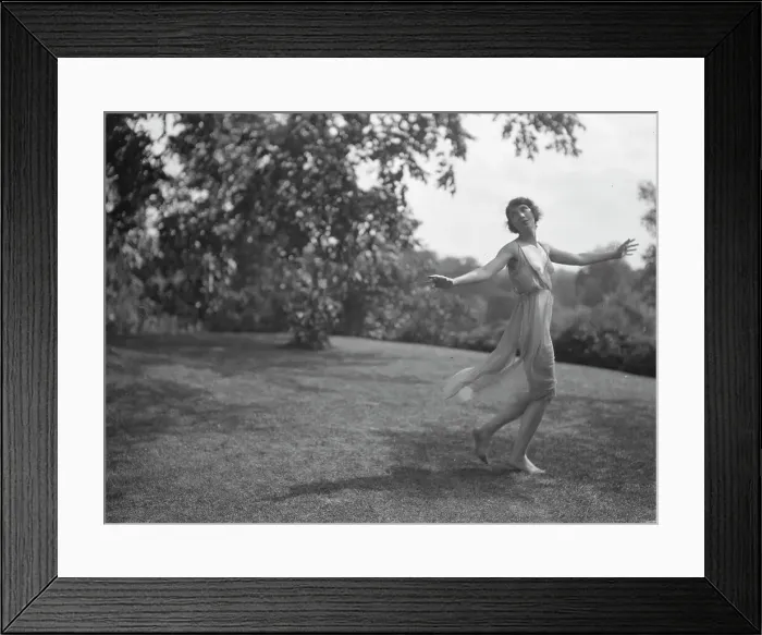 Framed Print : Elsie Dufour dancer, between 1918 and 1920. Creator: Arnold Genthe Framed Print : Elsie Dufour dancer, between 1918 and 1920. Creator: Arnold Genthe