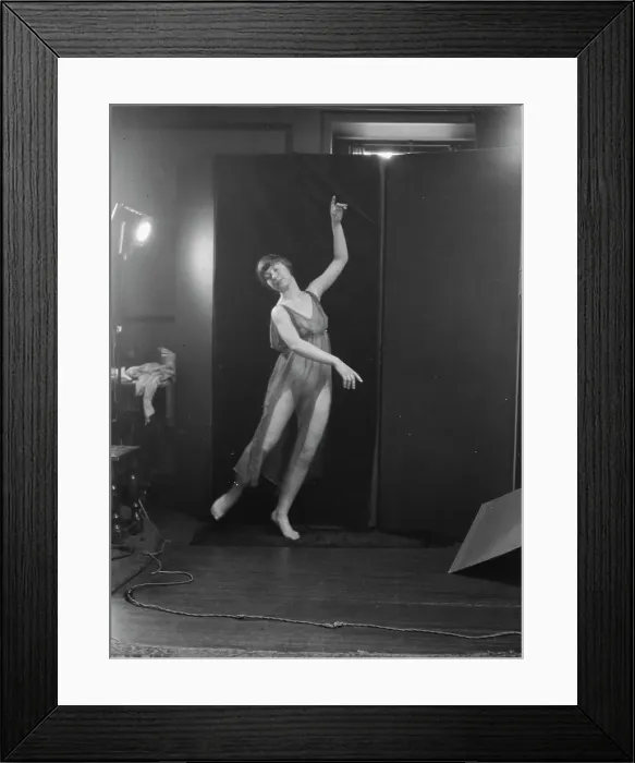 Framed Print : Elsie Dufour dancer, between 1918 and 1920? Creator: Arnold Genthe Framed Print : Elsie Dufour dancer, between 1918 and 1920? Creator: Arnold Genthe