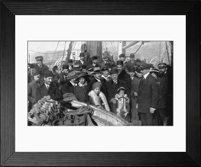 Framed Print : Le voyage, de Salonique a Toulon, des consuls arretes le 30 decembre; Au premier plan... 1915. Creator: Photographies A.C Framed Print : Le voyage, de Salonique a Toulon, des consuls arretes le 30 decembre; Au premier plan... 1915. Creator: Photographies A.C