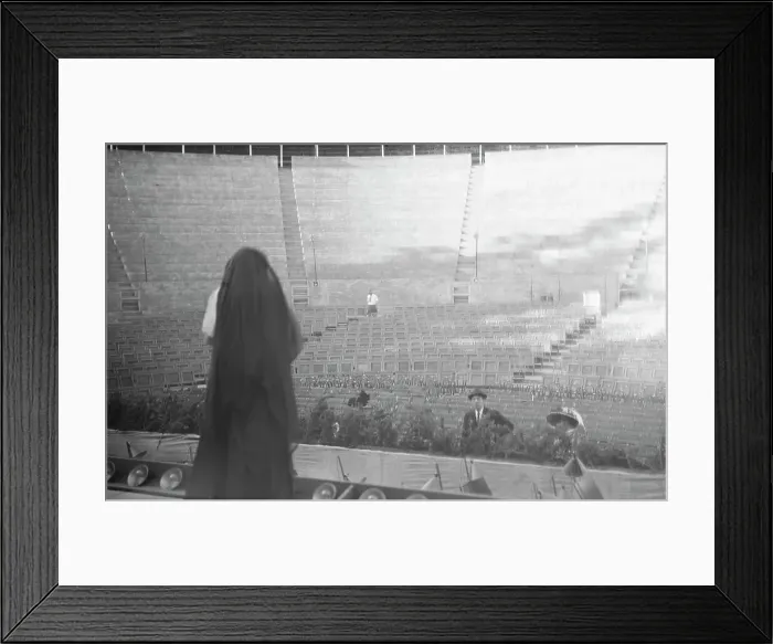 Framed Print : Theatrical production with Margaret Anglin and others, between 1910 and 1925. Creator: Arnold Genthe Framed Print : Theatrical production with Margaret Anglin and others, between 1910 and 1925. Creator: Arnold Genthe