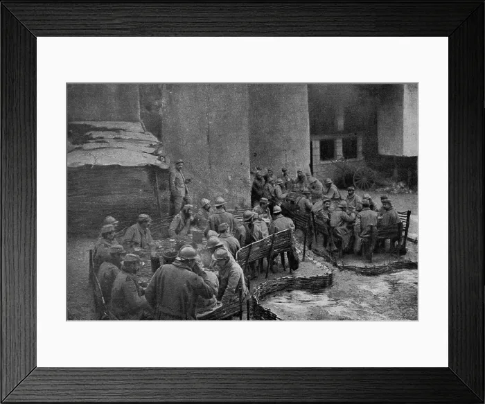 Framed Print : Un refectoire en plein air, au cantonnement; les tables et les bancs sont faits de... 1916. Creator: Unknown Framed Print : Un refectoire en plein air, au cantonnement; les tables et les bancs sont faits de... 1916. Creator: Unknown