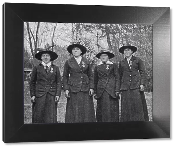 Les quatre heroines de Vertus; les quatre soeurs Vatel decorees de la Croix de Guerre.'. Creator: Unknown