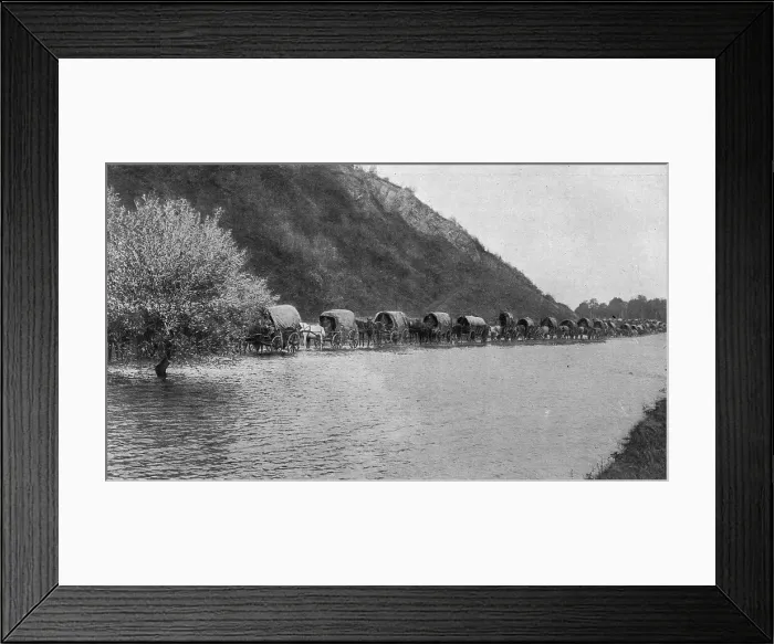 Framed Print : Convoi de l'armee serbe en retraite dans le defile de Bagrdan, au Nord-Est de Kragouyevats. 1916 Creator: Vladimir Betzitch Framed Print : Convoi de l'armee serbe en retraite dans le defile de Bagrdan, au Nord-Est de Kragouyevats. 1916 Creator: Vladimir Betzitch