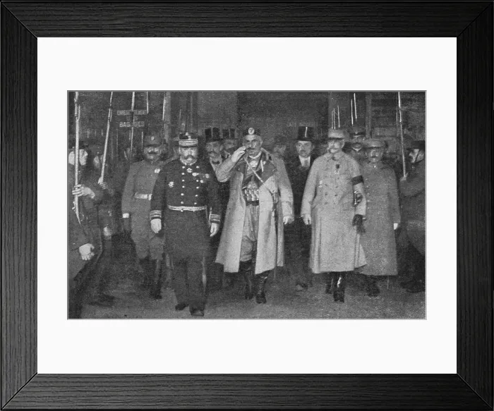 Framed Print : Les souverains de Montenegro a Lyon; la reine Milena, accompagnee par le prince...1916. Creator: Unknown Framed Print : Les souverains de Montenegro a Lyon; la reine Milena, accompagnee par le prince...1916. Creator: Unknown