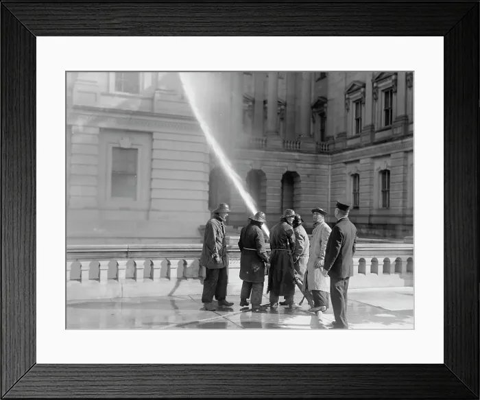 Framed Print : U.S. Capitol - Cleaning Exterior, 1913. Creator: Harris & Ewing. U.S. Capitol - Cleaning Exterior, 1913. Creator: Harris & Ewing Framed Print : U.S. Capitol - Cleaning Exterior, 1913. Creator: Harris & Ewing. U.S. Capitol - Cleaning Exterior, 1913. Creator: Harris & Ewing