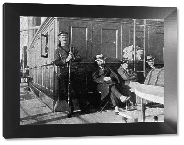 Le voyage, de Salonique a Toulon, des consuls arretes le 30 decembre; A l'abri du vent... 1915. Creator: Photographies A.C