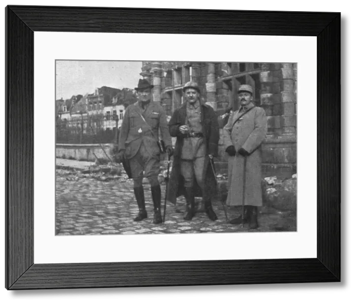 Framed Print : Richard Harding Davis. Un temoin veridique de notre guerre; Richard Harding Davis, le... 1916. Creator: Unknown Framed Print : Richard Harding Davis. Un temoin veridique de notre guerre; Richard Harding Davis, le... 1916. Creator: Unknown