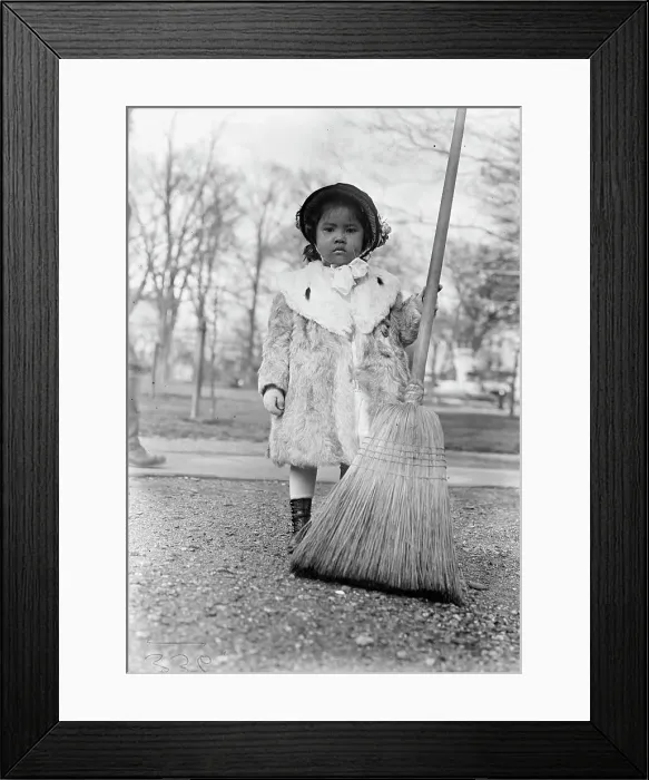 Framed Print : Child, 1913. Creator: Harris & Ewing. Child, 1913. Creator: Harris & Ewing Framed Print : Child, 1913. Creator: Harris & Ewing. Child, 1913. Creator: Harris & Ewing