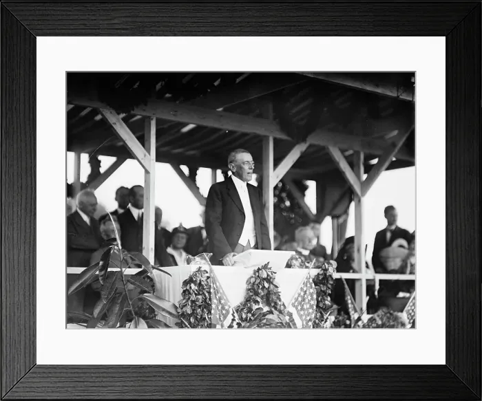 Framed Print : Confederate Monument - Arlington National Cemetery. Woodrow Wilson, 1914. Creator: Harris & Ewing. Confederate Monument - Arlington National Cemetery. Woodrow Wilson, 1914. Creator: Harris & Ewing Framed Print : Confederate Monument - Arlington National Cemetery. Woodrow Wilson, 1914. Creator: Harris & Ewing. Confederate Monument - Arlington National Cemetery. Woodrow Wilson, 1914. Creator: Harris & Ewing