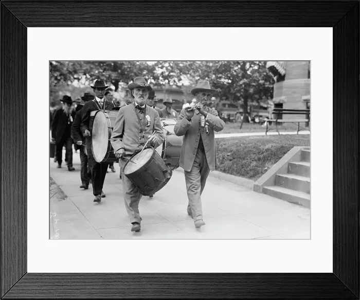 Framed Print : Confederate Reunion - Fife And Drum Corps, 1917. Creator: Harris & Ewing. Confederate Reunion - Fife And Drum Corps, 1917. Creator: Harris & Ewing Framed Print : Confederate Reunion - Fife And Drum Corps, 1917. Creator: Harris & Ewing. Confederate Reunion - Fife And Drum Corps, 1917. Creator: Harris & Ewing