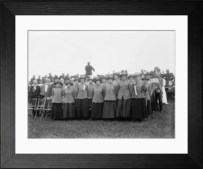 Framed Print : Confederate Reunion - Mrs. Hampton Osborne And Singers, 1917. Creator: Harris & Ewing. Confederate Reunion - Mrs. Hampton Osborne And Singers, 1917. Creator: Harris & Ewing Framed Print : Confederate Reunion - Mrs. Hampton Osborne And Singers, 1917. Creator: Harris & Ewing. Confederate Reunion - Mrs. Hampton Osborne And Singers, 1917. Creator: Harris & Ewing