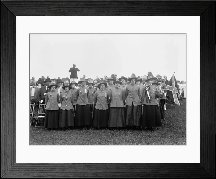 Framed Print : Confederate Reunion - Mrs. Hampton Osborne And Singers, 1917. Creator: Harris & Ewing. Confederate Reunion - Mrs. Hampton Osborne And Singers, 1917. Creator: Harris & Ewing Framed Print : Confederate Reunion - Mrs. Hampton Osborne And Singers, 1917. Creator: Harris & Ewing. Confederate Reunion - Mrs. Hampton Osborne And Singers, 1917. Creator: Harris & Ewing