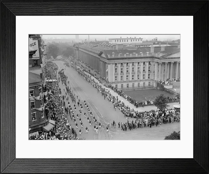 Framed Print : Confederate Reunion - Parade, 1917. Creator: Harris & Ewing. Confederate Reunion - Parade, 1917. Creator: Harris & Ewing Framed Print : Confederate Reunion - Parade, 1917. Creator: Harris & Ewing. Confederate Reunion - Parade, 1917. Creator: Harris & Ewing
