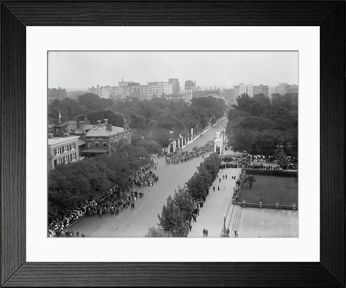 Framed Print : Confederate Reunion - Parade, 1917. Creator: Harris & Ewing. Confederate Reunion - Parade, 1917. Creator: Harris & Ewing Framed Print : Confederate Reunion - Parade, 1917. Creator: Harris & Ewing. Confederate Reunion - Parade, 1917. Creator: Harris & Ewing