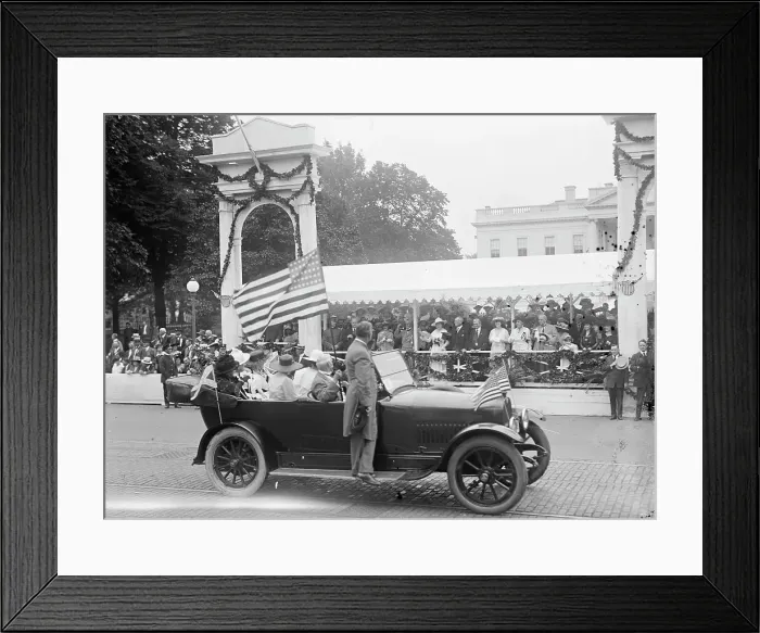 Framed Print : Confederate Reunion - Parade; Reviewing Stand, 1917. Creator: Harris & Ewing. Confederate Reunion - Parade; Reviewing Stand, 1917. Creator: Harris & Ewing Framed Print : Confederate Reunion - Parade; Reviewing Stand, 1917. Creator: Harris & Ewing. Confederate Reunion - Parade; Reviewing Stand, 1917. Creator: Harris & Ewing