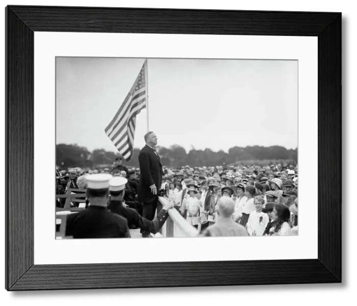 Framed Print : Confederate Reunion - Secretary Daniels Speaking On Registration Day, 1917. Creator: Harris & Ewing. Confederate Reunion - Secretary Daniels Speaking On Registration Day, 1917. Creator: Harris & Ewing Framed Print : Confederate Reunion - Secretary Daniels Speaking On Registration Day, 1917. Creator: Harris & Ewing. Confederate Reunion - Secretary Daniels Speaking On Registration Day, 1917. Creator: Harris & Ewing