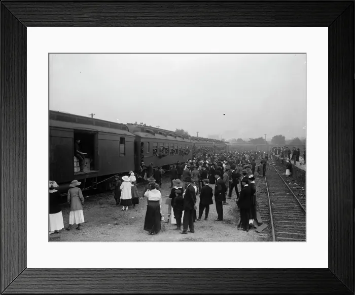 Framed Print : Army, U.S. Troops In Training, 1917. Creator: Harris & Ewing. Army, U.S. Troops In Training, 1917. Creator: Harris & Ewing Framed Print : Army, U.S. Troops In Training, 1917. Creator: Harris & Ewing. Army, U.S. Troops In Training, 1917. Creator: Harris & Ewing