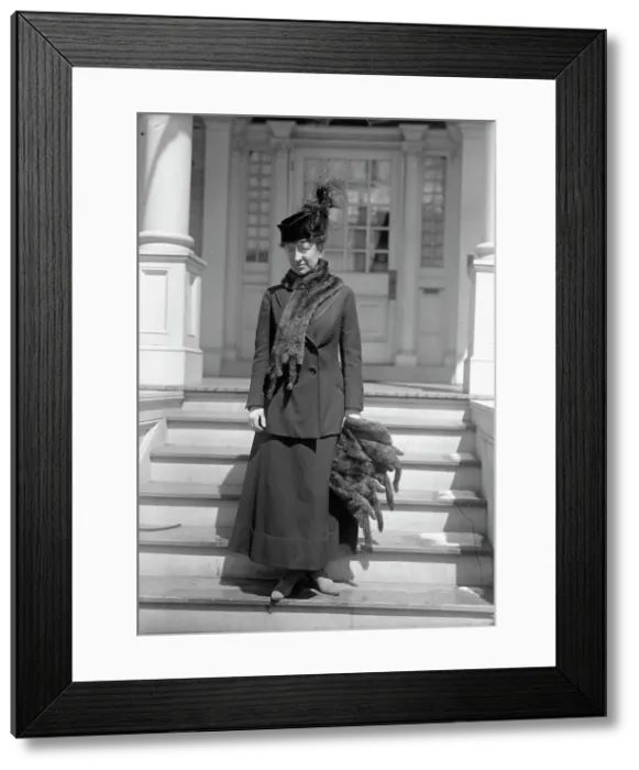 Framed Print : Mrs. Newton D Baker, 1917. Creator: Harris & Ewing. Mrs. Newton D Baker, 1917. Creator: Harris & Ewing Framed Print : Mrs. Newton D Baker, 1917. Creator: Harris & Ewing. Mrs. Newton D Baker, 1917. Creator: Harris & Ewing