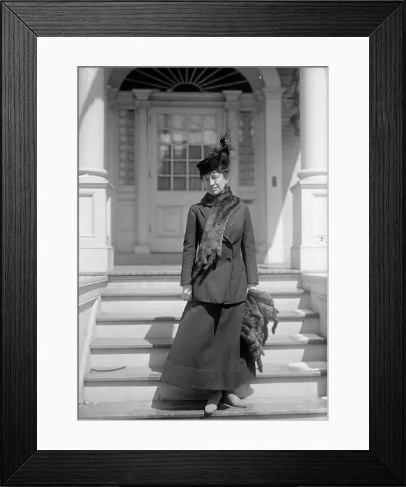 Framed Print : Mrs. Newton D Baker, 1917. Creator: Harris & Ewing. Mrs. Newton D Baker, 1917. Creator: Harris & Ewing Framed Print : Mrs. Newton D Baker, 1917. Creator: Harris & Ewing. Mrs. Newton D Baker, 1917. Creator: Harris & Ewing