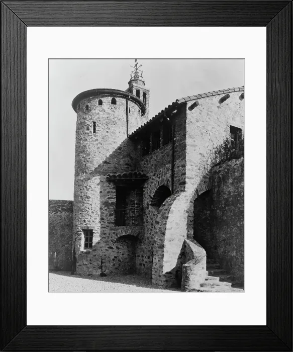 Framed Print : Surprise Valley Farm, Arthur Curtiss James property, Beacon Hill Road, Newport, Rhode Island, 1917 Creator: Frances Benjamin Johnston. Surprise Valley Farm, Arthur Curtiss James property, Beacon Hill Road, Newport, Rhode Island Framed Print : Surprise Valley Farm, Arthur Curtiss James property, Beacon Hill Road, Newport, Rhode Island, 1917 Creator: Frances Benjamin Johnston. Surprise Valley Farm, Arthur Curtiss James property, Beacon Hill Road, Newport, Rhode Island