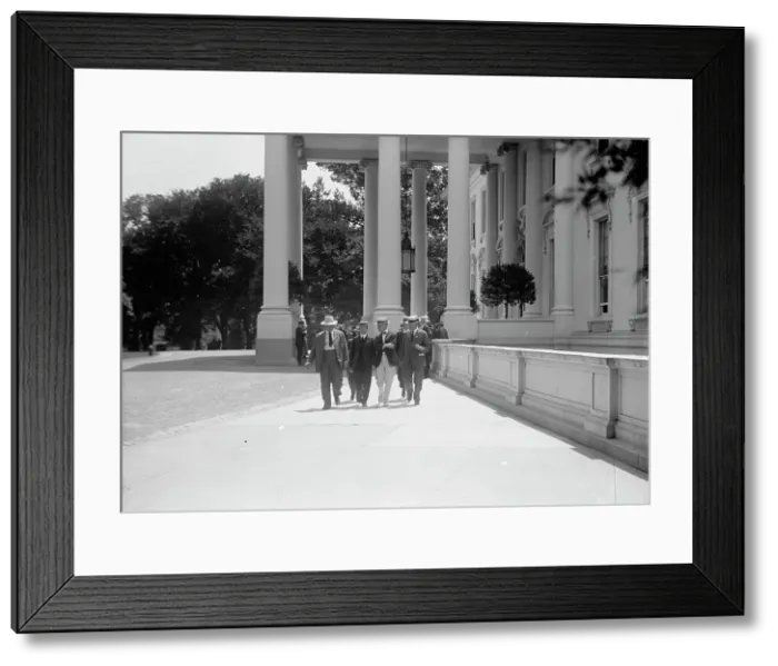Framed Print : Newton Diehl Baker, Secretary of War, with Newsmen, 1917. Creator: Harris & Ewing. Newton Diehl Baker, Secretary of War, with Newsmen, 1917. Creator: Harris & Ewing Framed Print : Newton Diehl Baker, Secretary of War, with Newsmen, 1917. Creator: Harris & Ewing. Newton Diehl Baker, Secretary of War, with Newsmen, 1917. Creator: Harris & Ewing