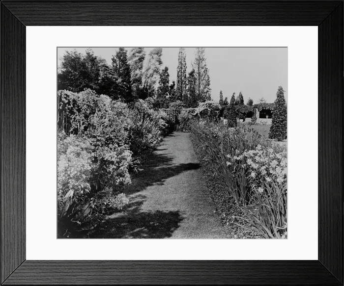Framed Print : Beacon Hill House, Arthur Curtiss James house, Newport, Rhode Island. 1917. Creator: Frances Benjamin Johnston. Beacon Hill House, Arthur Curtiss James house, Newport, Rhode Island. 1917. Creator: Frances Benjamin Johnston Framed Print : Beacon Hill House, Arthur Curtiss James house, Newport, Rhode Island. 1917. Creator: Frances Benjamin Johnston. Beacon Hill House, Arthur Curtiss James house, Newport, Rhode Island. 1917. Creator: Frances Benjamin Johnston