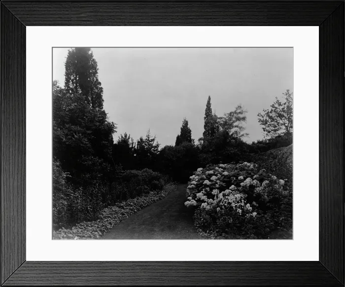 Framed Print : Beacon Hill House, Arthur Curtiss James house, Beacon Hill Road, Newport, Rhode Island, 1917. Creator: Frances Benjamin Johnston. Beacon Hill House, Arthur Curtiss James house, Beacon Hill Road, Newport, Rhode Island, 1917 Framed Print : Beacon Hill House, Arthur Curtiss James house, Beacon Hill Road, Newport, Rhode Island, 1917. Creator: Frances Benjamin Johnston. Beacon Hill House, Arthur Curtiss James house, Beacon Hill Road, Newport, Rhode Island, 1917