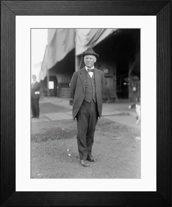 Framed Print : Balloons - Capt. Thomas S. Baldwin, N.A. Who Built Dirigible Balloon... 1914. Creator: Harris & Ewing. Balloons - Capt. Thomas S. Baldwin, N.A. Who Built Dirigible Balloon... 1914. Creator: Harris & Ewing Framed Print : Balloons - Capt. Thomas S. Baldwin, N.A. Who Built Dirigible Balloon... 1914. Creator: Harris & Ewing. Balloons - Capt. Thomas S. Baldwin, N.A. Who Built Dirigible Balloon... 1914. Creator: Harris & Ewing