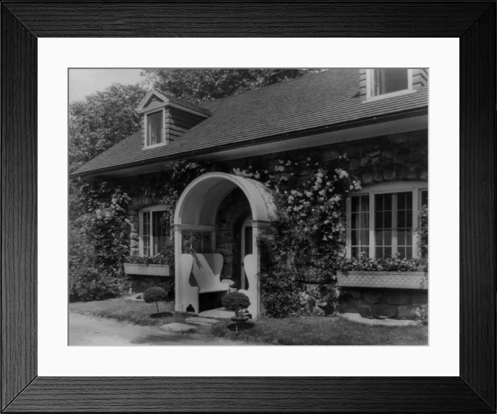 Framed Print : Chelmsford, Elon Huntington Hooker house, Greenwich, Connecticut, c1914. Creator: Frances Benjamin Johnston. Chelmsford, Elon Huntington Hooker house, Greenwich, Connecticut, c1914. Creator: Frances Benjamin Johnston Framed Print : Chelmsford, Elon Huntington Hooker house, Greenwich, Connecticut, c1914. Creator: Frances Benjamin Johnston. Chelmsford, Elon Huntington Hooker house, Greenwich, Connecticut, c1914. Creator: Frances Benjamin Johnston