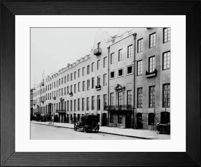 Framed Print : Turtle Bay Gardens, 228-246 East 49th Street, New York, New York. 1920. Creator: Frances Benjamin Johnston