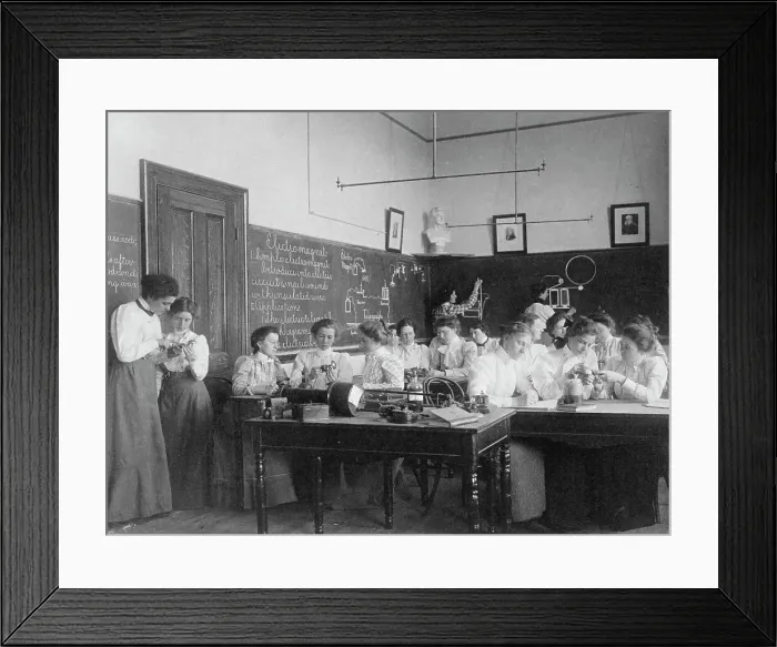 Framed Print : Group of young women studying electro-magnets in normal school, Washington, D.C. (1899?). Creator: Frances Benjamin Johnston Framed Print : Group of young women studying electro-magnets in normal school, Washington, D.C. (1899?). Creator: Frances Benjamin Johnston