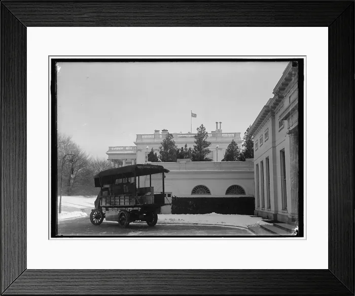 Framed Print : White House - truck outside, between 1914 and 1918. Creator: Harris & Ewing. White House - truck outside, between 1914 and 1918. Creator: Harris & Ewing Framed Print : White House - truck outside, between 1914 and 1918. Creator: Harris & Ewing. White House - truck outside, between 1914 and 1918. Creator: Harris & Ewing