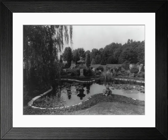 Framed Print : Katonah, Westchester County, New York, 1921. Creator: Frances Benjamin Johnston