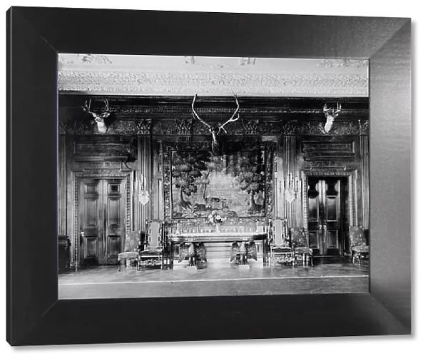 State dining room, White House, during McKinley administration(?), between 1890 and 1900. Creator: Frances Benjamin Johnston