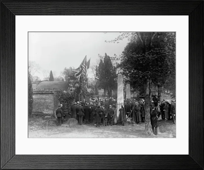 Framed Print : Allied Commission To U.S. At Mount Vernon: Groups At Tomb of Washington, 1917. Creator: Harris & Ewing. Allied Commission To U.S. At Mount Vernon: Groups At Tomb of Washington, 1917. Creator: Harris & Ewing Framed Print : Allied Commission To U.S. At Mount Vernon: Groups At Tomb of Washington, 1917. Creator: Harris & Ewing. Allied Commission To U.S. At Mount Vernon: Groups At Tomb of Washington, 1917. Creator: Harris & Ewing
