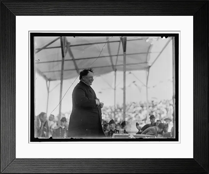 Framed Print : William Howard Taft, c1909-1917. Creator: Harris & Ewing. William Howard Taft, c1909-1917. Creator: Harris & Ewing Framed Print : William Howard Taft, c1909-1917. Creator: Harris & Ewing. William Howard Taft, c1909-1917. Creator: Harris & Ewing
