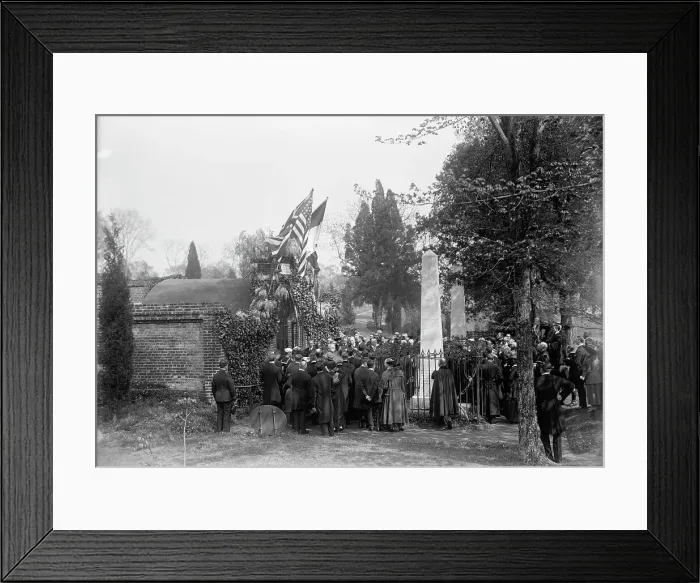 Framed Print : Allied Commission To U.S. At Mount Vernon: Groups At Tomb of Washington, 1917. Creator: Harris & Ewing. Allied Commission To U.S. At Mount Vernon: Groups At Tomb of Washington, 1917. Creator: Harris & Ewing Framed Print : Allied Commission To U.S. At Mount Vernon: Groups At Tomb of Washington, 1917. Creator: Harris & Ewing. Allied Commission To U.S. At Mount Vernon: Groups At Tomb of Washington, 1917. Creator: Harris & Ewing