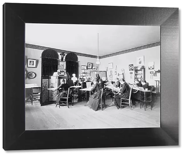 Art class in Georgetown Visitation Preparatory School, Washington, D.C. between 1890 and 1910. Creator: Frances Benjamin Johnston