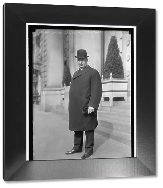 Thompson, Mayor of Chicago, between 1911 and 1917. Creator: Harris & Ewing. Thompson, Mayor of Chicago, between 1911 and 1917. Creator: Harris & Ewing