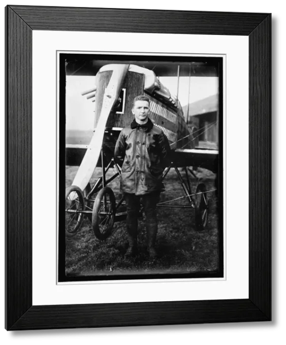 Framed Print : Robert Willis Jr. 1st Lieutenant, between 1909 and 1923. Creator: Harris & Ewing. Robert Willis Jr. 1st Lieutenant, between 1909 and 1923. Creator: Harris & Ewing Framed Print : Robert Willis Jr. 1st Lieutenant, between 1909 and 1923. Creator: Harris & Ewing. Robert Willis Jr. 1st Lieutenant, between 1909 and 1923. Creator: Harris & Ewing