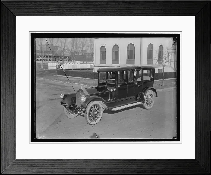 Framed Print : Automobile, between 1909 and 1923. Creator: Harris & Ewing. Automobile, between 1909 and 1923. Creator: Harris & Ewing Framed Print : Automobile, between 1909 and 1923. Creator: Harris & Ewing. Automobile, between 1909 and 1923. Creator: Harris & Ewing