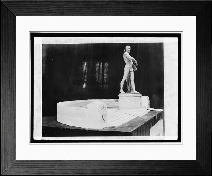 Framed Print : Unidentified statue, between 1910 and 1917. Creator: Harris & Ewing. Unidentified statue, between 1910 and 1917. Creator: Harris & Ewing Framed Print : Unidentified statue, between 1910 and 1917. Creator: Harris & Ewing. Unidentified statue, between 1910 and 1917. Creator: Harris & Ewing