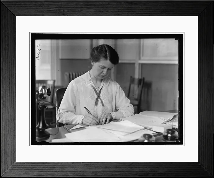 Framed Print : Mary Van Gleck, between 1913 and 1918. Creator: Harris & Ewing. Mary Van Gleck, between 1913 and 1918. Creator: Harris & Ewing Framed Print : Mary Van Gleck, between 1913 and 1918. Creator: Harris & Ewing. Mary Van Gleck, between 1913 and 1918. Creator: Harris & Ewing